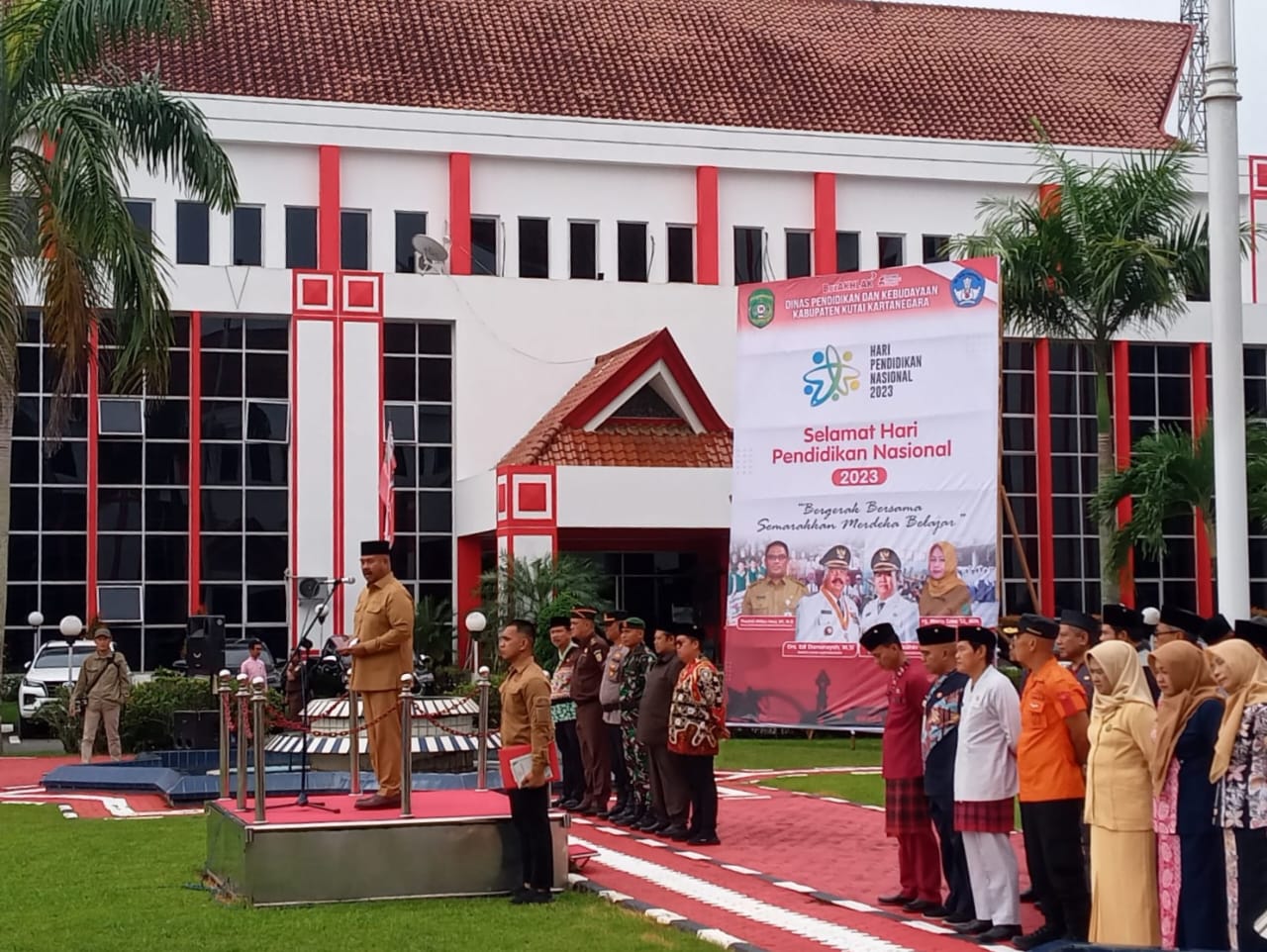 Hadiri Upacara Peringatan Hari Pendidikan Nasional, Bupati Sampaikan Sejumlah Catatan kepada Disdik Kukar