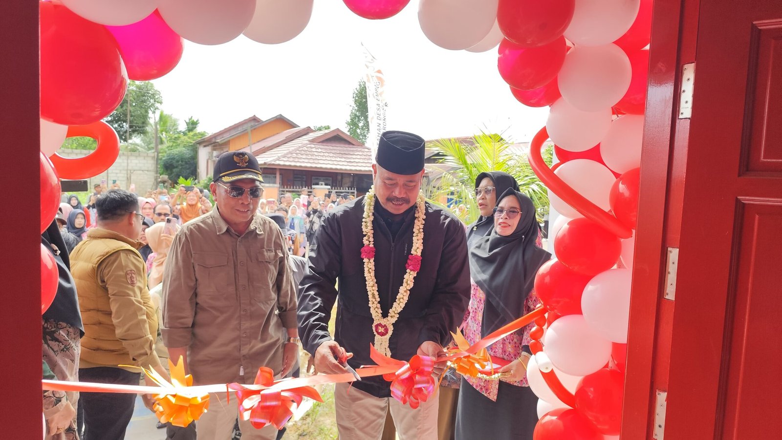 Bupati Kukar Resmikan Gedung Posyandu Melati 2 Desa Embalut untuk Tingkatkan Pelayanan Kesehatan Masyarakat