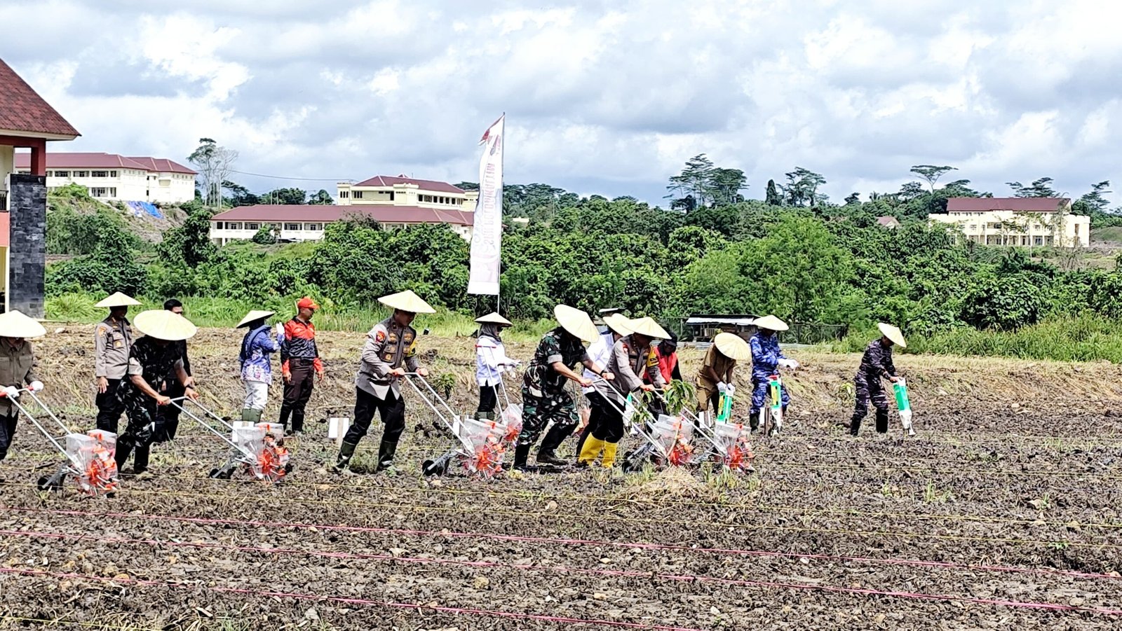 Polda Kaltim Dukung Program Nasional Penanaman Jagung, Targetkan 1.416 Hektare di 2025