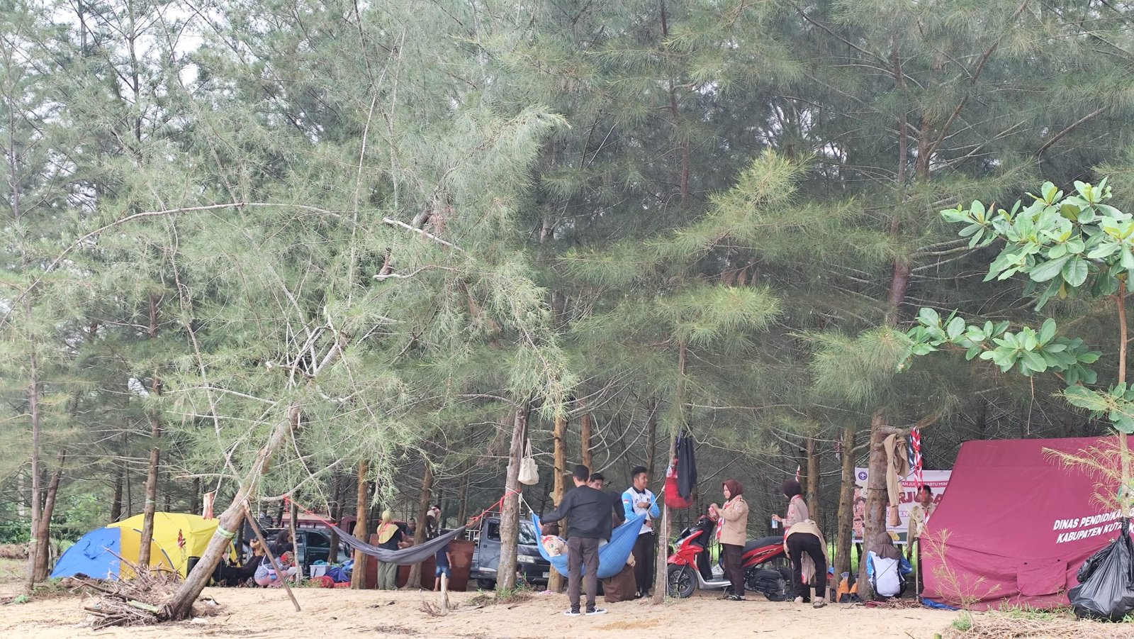 Untuk Tarik Wisatawan, Pemdes Lakukan Pembangunan Berbagai Fasilitas di Pantai Biru Kersik