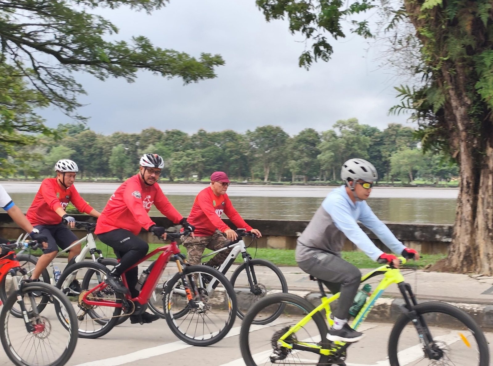 Gowes Halal Bihalal Warnai Kebersamaan Komunitas Sepeda di Kukar