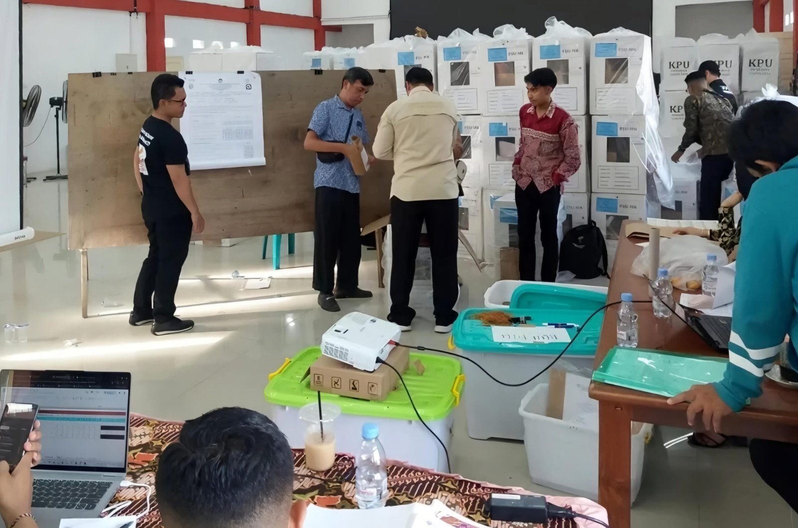 Kecamatan Tenggarong Mulai Rekapitulasi Hasil PSU Pilkada Kukar 2024