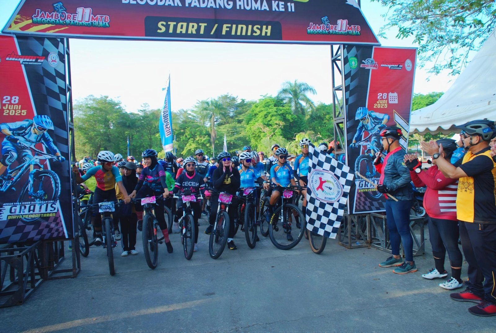 Gowes Pore Kukar 2025 Resmi Dibuka Sekda Sunggono di Taman Kota Raja