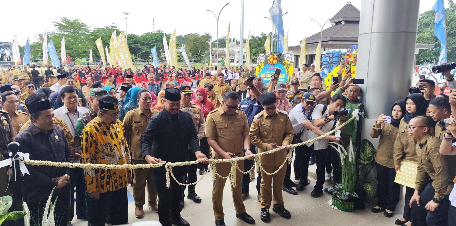 Pemkab Kukar Resmikan Pasar Tangga Arung Square dengan 703 Lapak