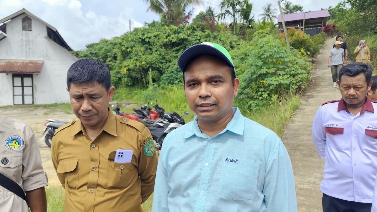 DPRD Kukar Tinjau Pemakaman di Kelurahan Bukit Biru yang Alami Pergeseran Tanah