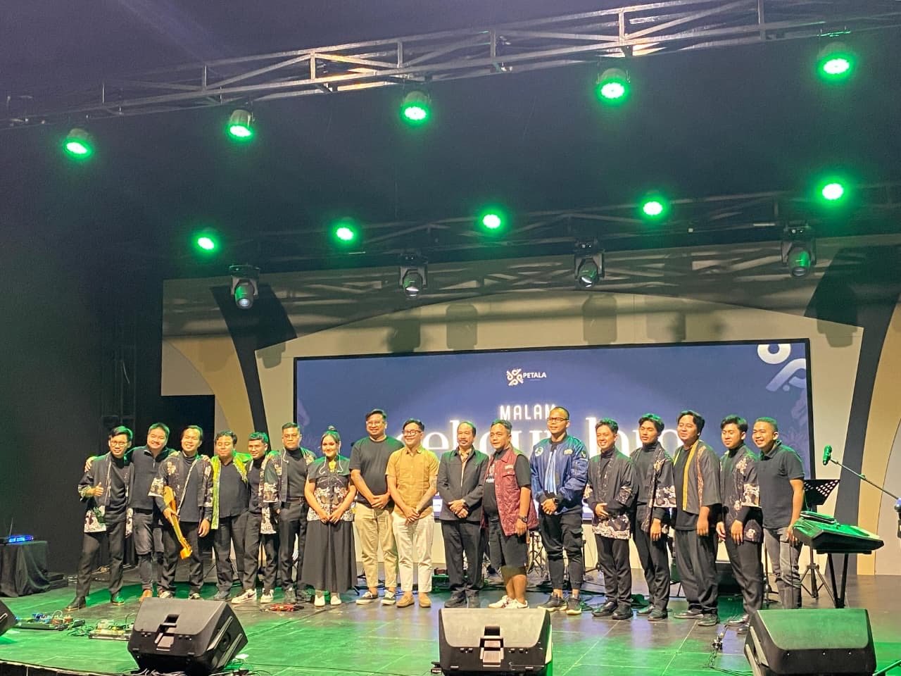 Petala Borneo Buktikan Musik Tradisi Tak Sekadar Lestari Tapi Juga Produktif
