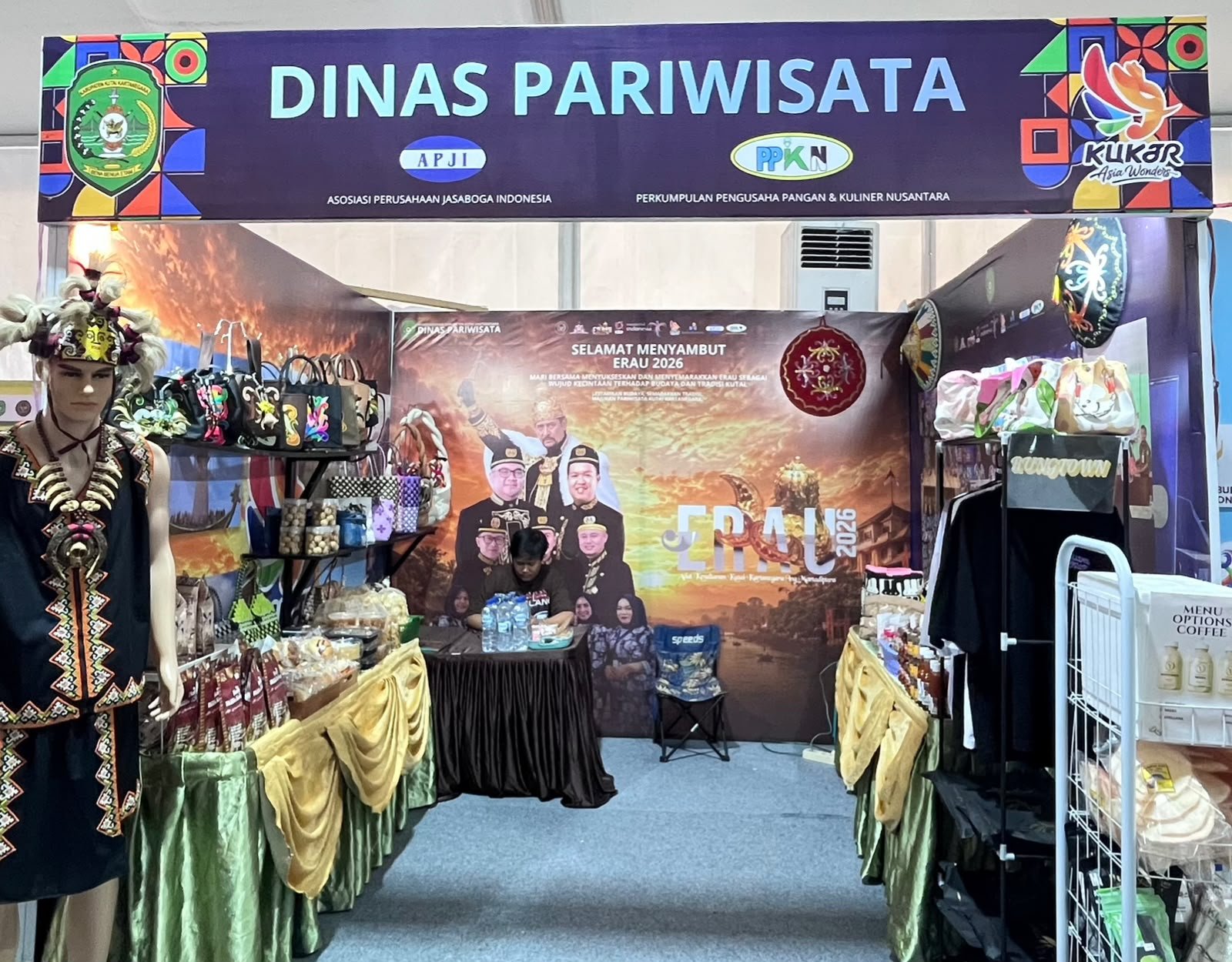 Dispar Kukar Beri Ruang APJI Isi Stan di Expo Erau 2026 Tawarkan Produk Lokal