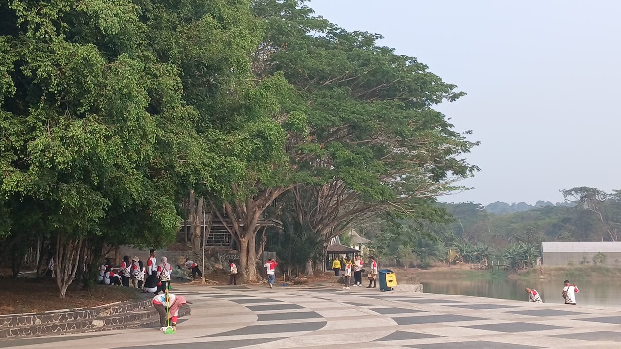 Dispar Kukar Bersihkan Waduk Panji Sukarame, Siapkan Pengembangan Daya Tarik Wisata